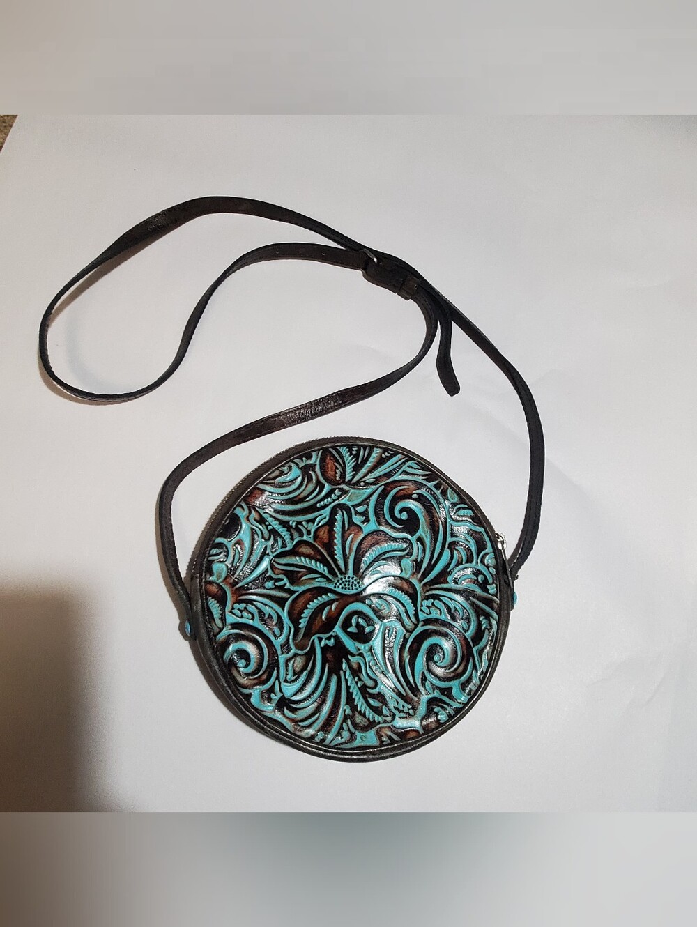 PATRICIA NASH SCAFATI ROUND CROSSBODY TOOLED LEATHER. TURQUOISE BROWN DISTRESSED